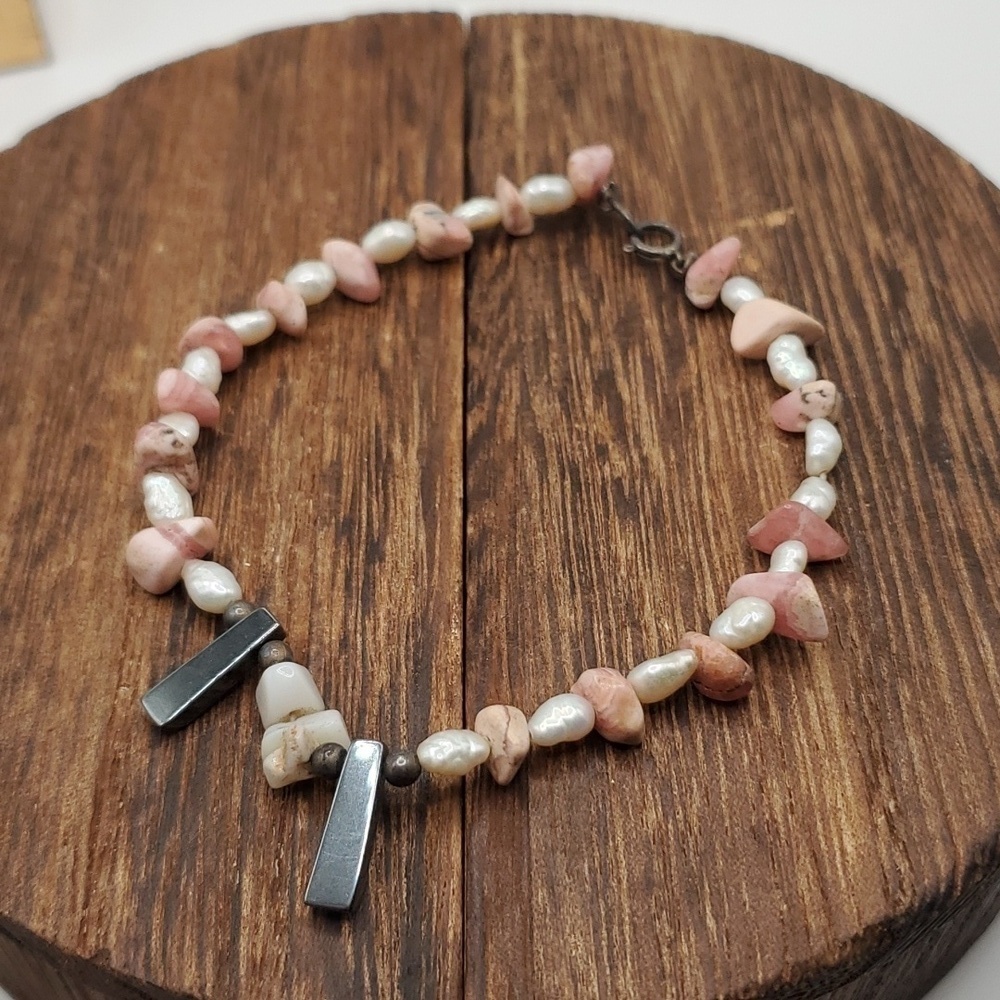 B203 pearl Hematite and pink lovestone bracelet
